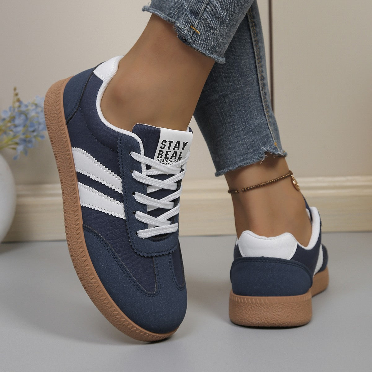 Kylie™ Orthopedic Comfort Sneakers detail