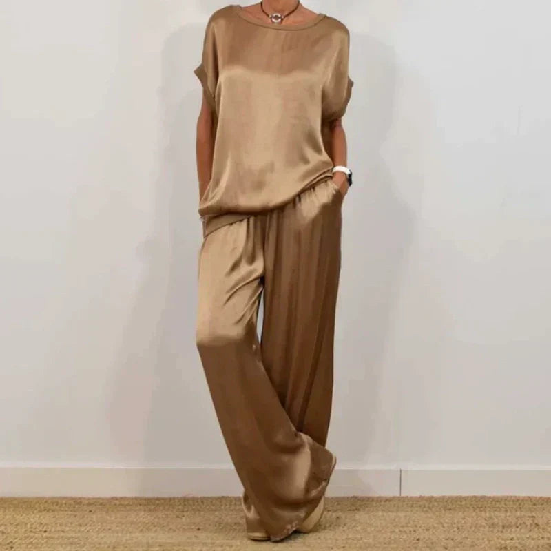 Rita™ Elegant Two-Piece Set | Flowing Blouse and Wide-Leg Pants
